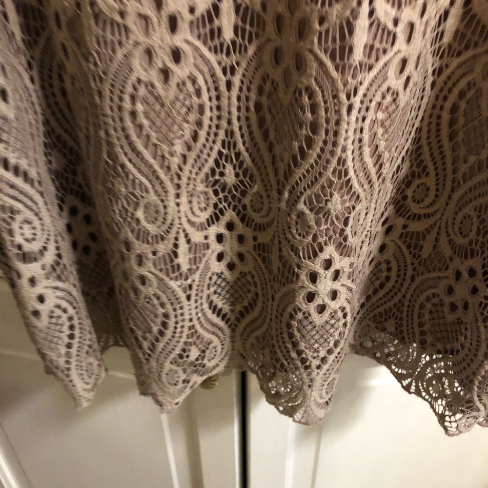 ❌SOLD❌BRITTANY BLACK🖤LACE OVERLAY - Picture 3 of 5